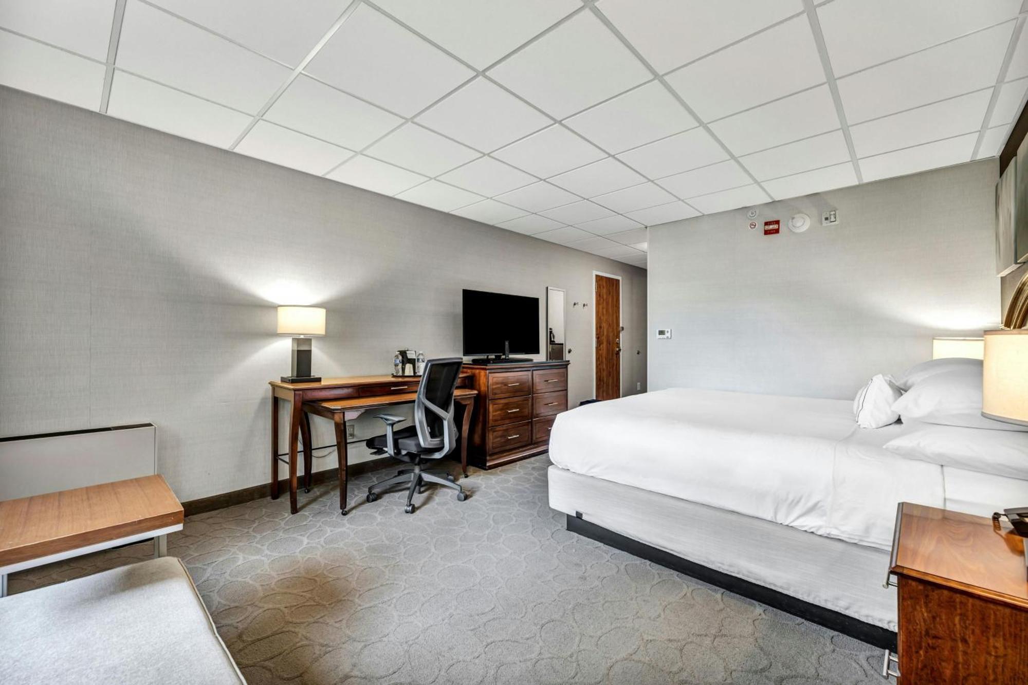 Delta Hotels By Marriott Mount Pleasant Racine Bagian luar foto